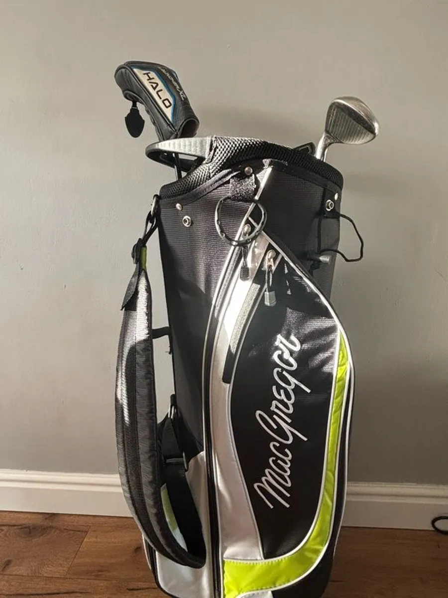Clubs and bag - Image 1