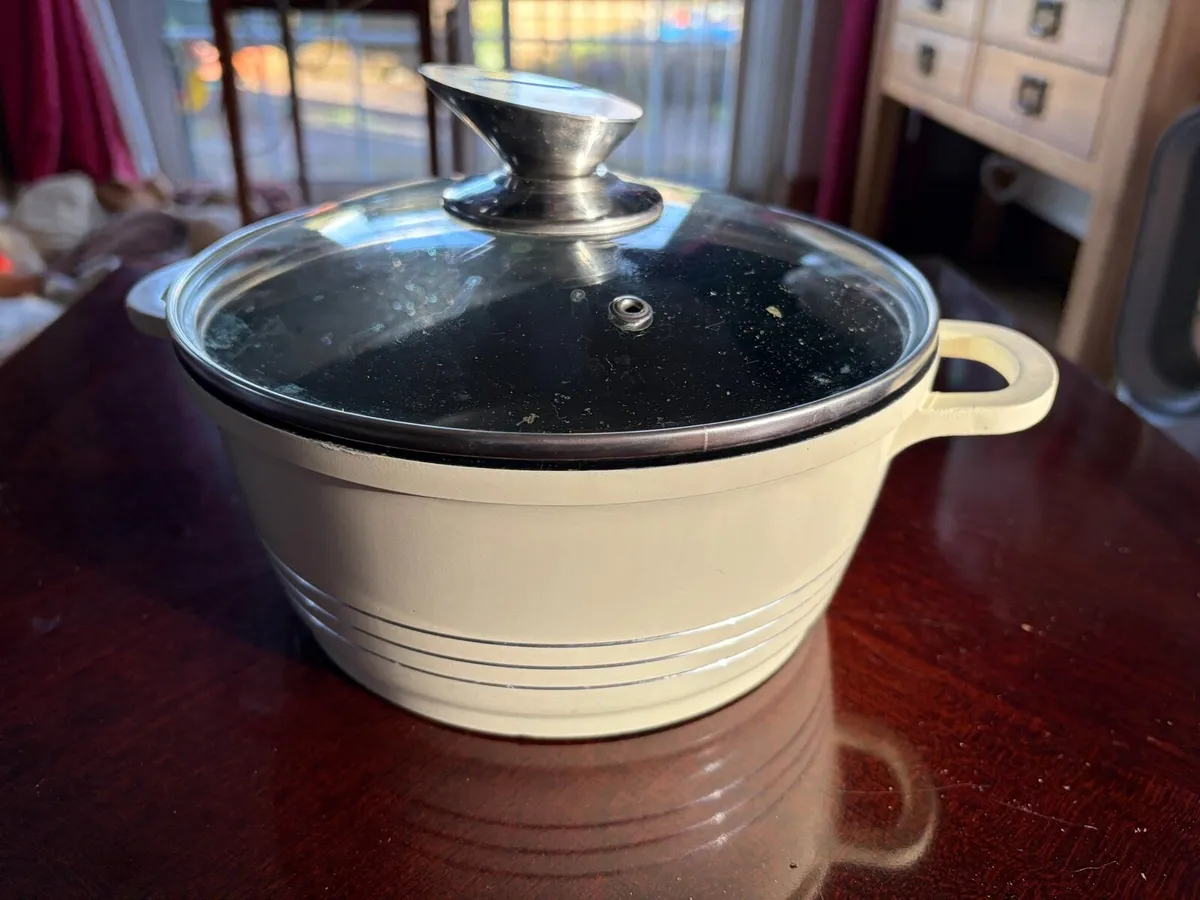 Non stick pan new - Image 1