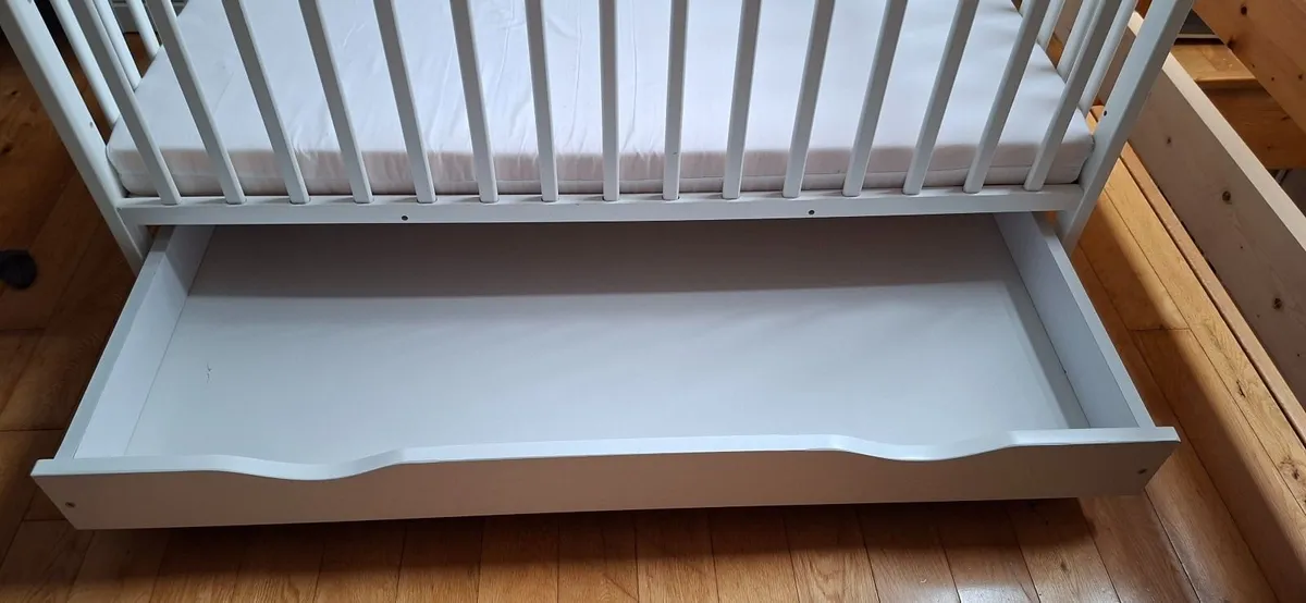 Cot bed - Image 4