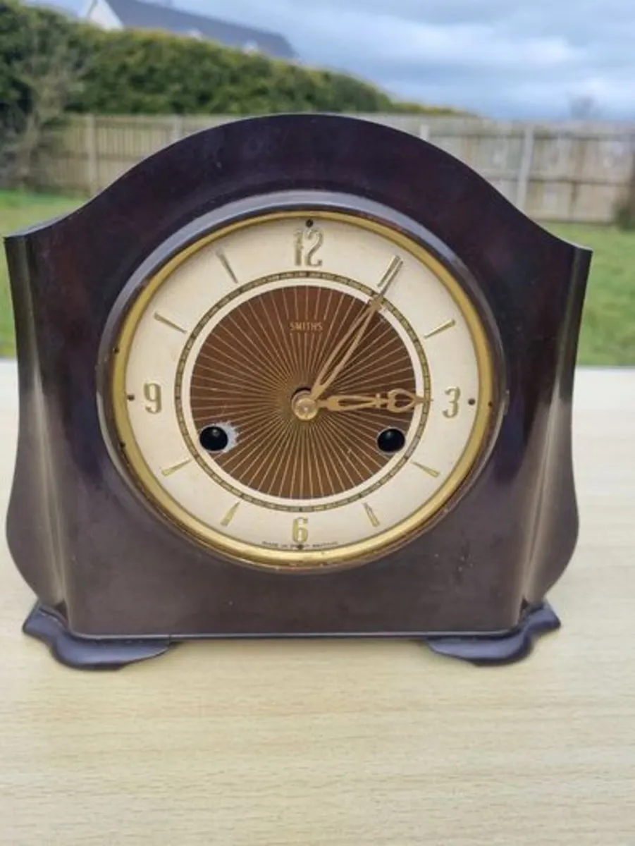 Smith Art deco bekelit clock - Image 1