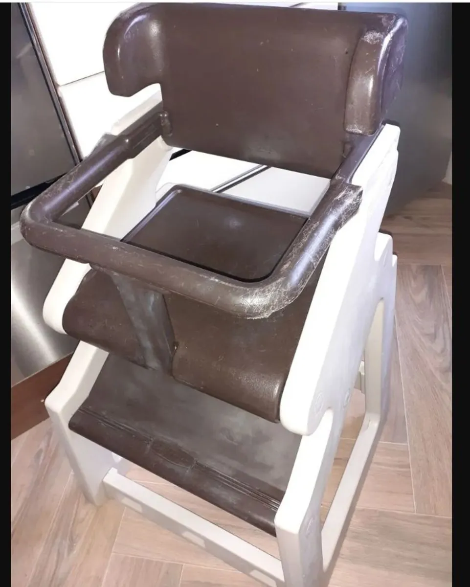 Rubbermaid Cafe  High chair baby feeding seat - Image 3