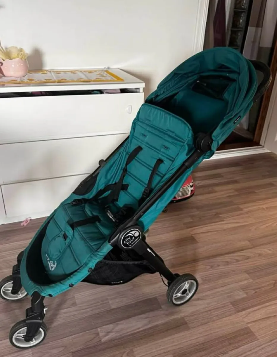 Travel Stroller with Washable seat - Image 2