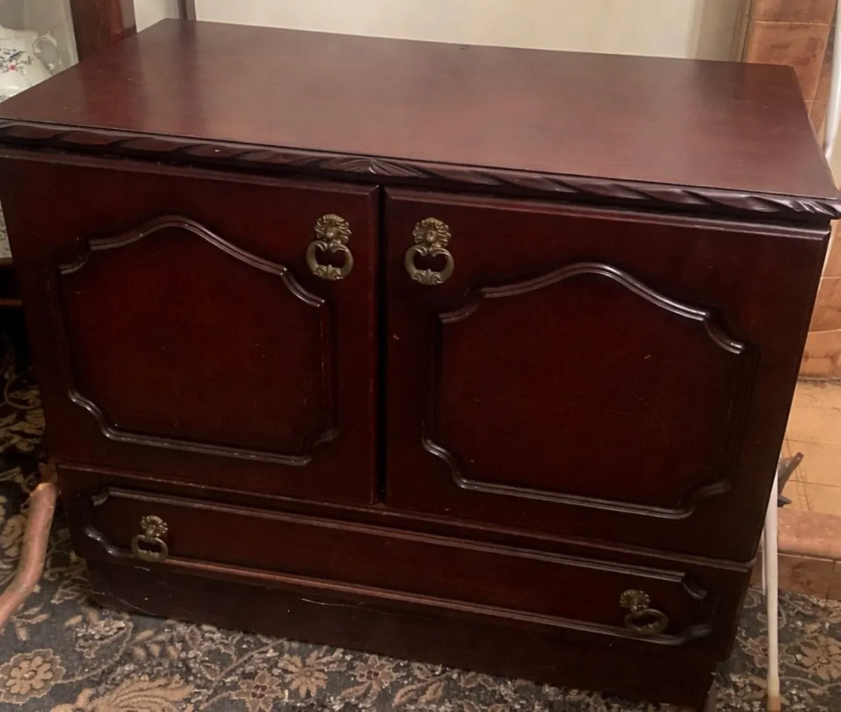 Cabinet/TV Stand - Image 1
