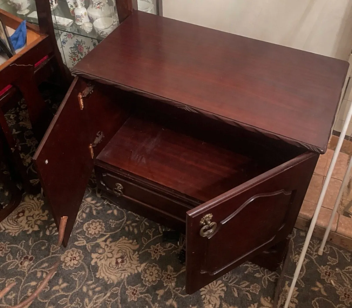 Cabinet/TV Stand - Image 2