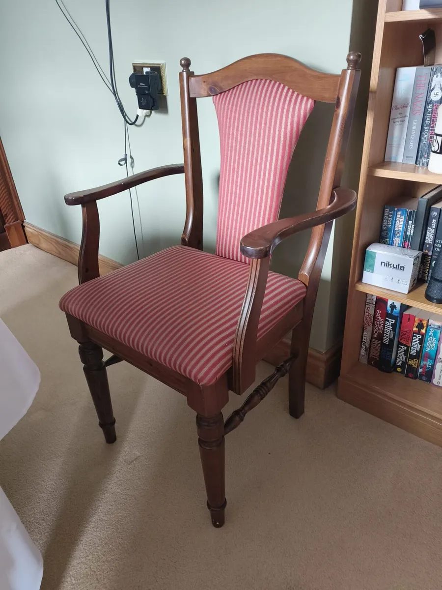 Dinning Room Table & Chairs  Extendable - Image 4
