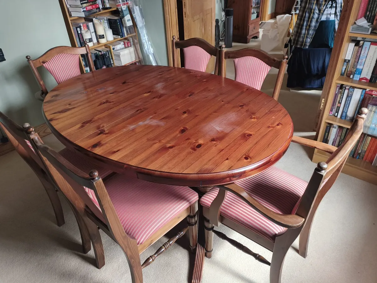 Dinning Room Table & Chairs  Extendable - Image 1