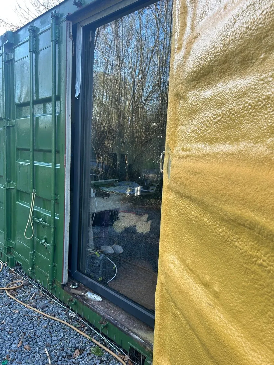 Container / studio/ work space - Image 4