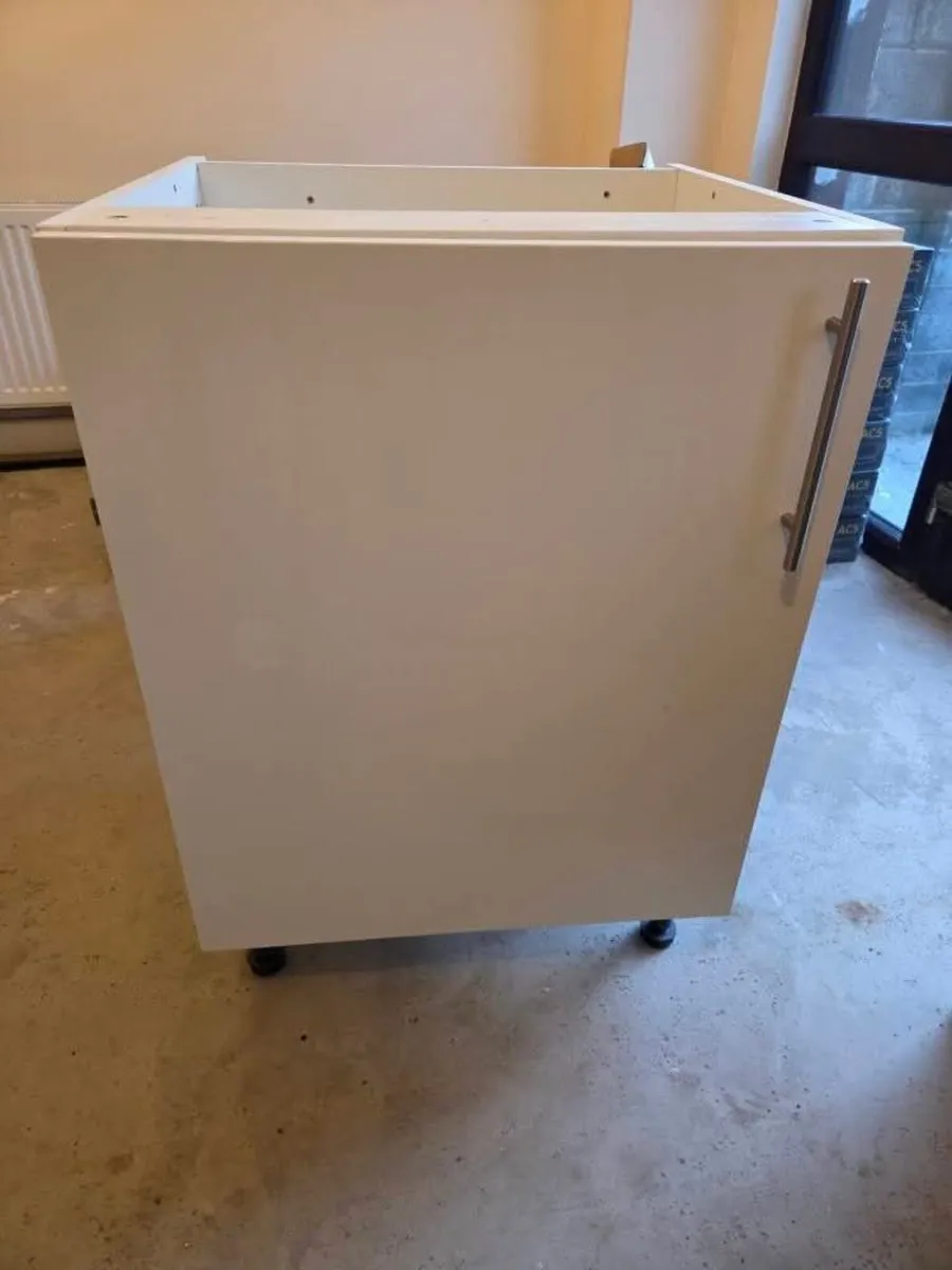 Kitchen cabinet - Image 2