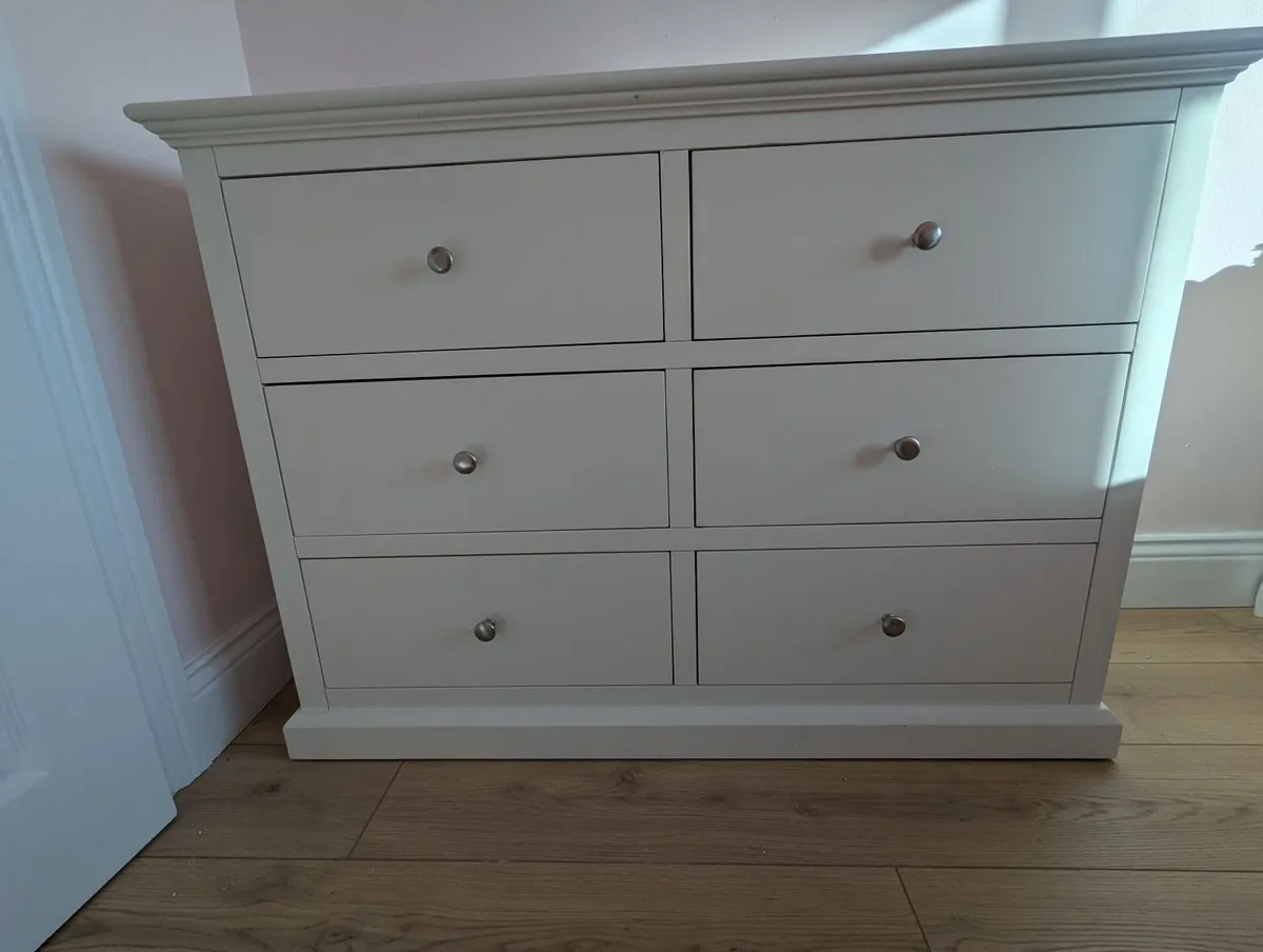 Bedroom furniture - Image 2