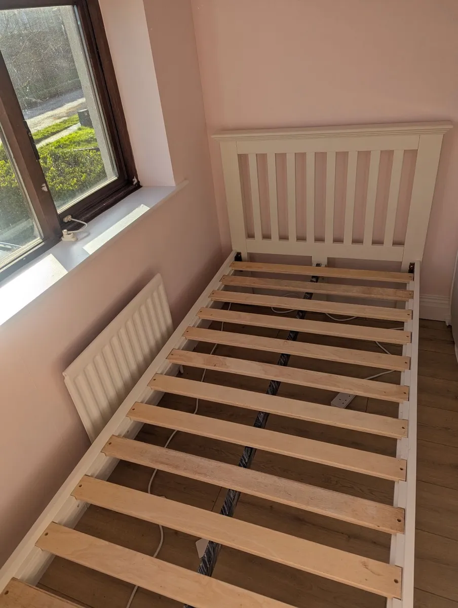 Bedroom furniture - Image 2