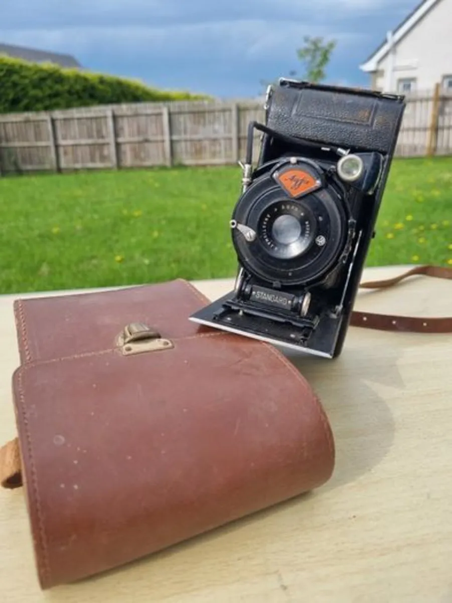 Vintage Agfa Standard 6x9 Rollfilm camera - Image 1