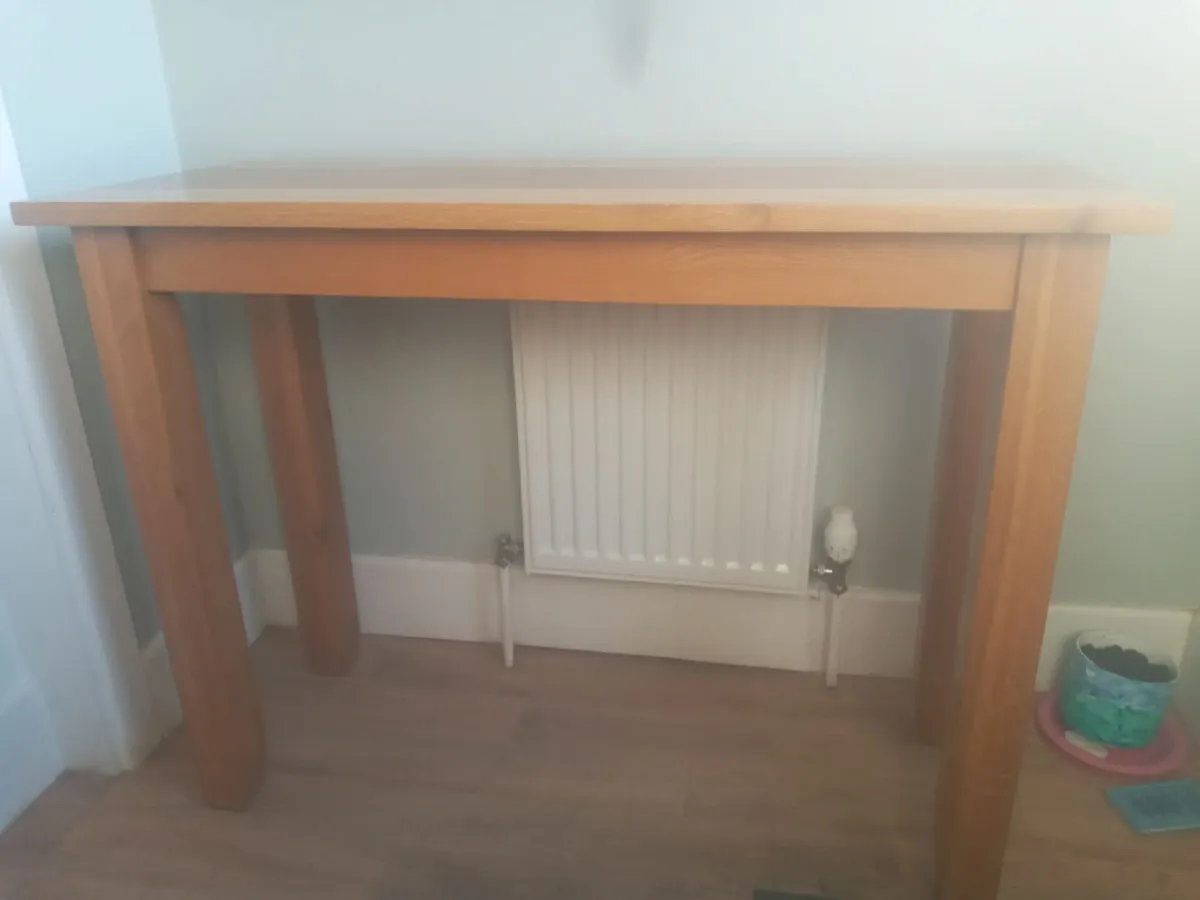 Hallway table - Image 1