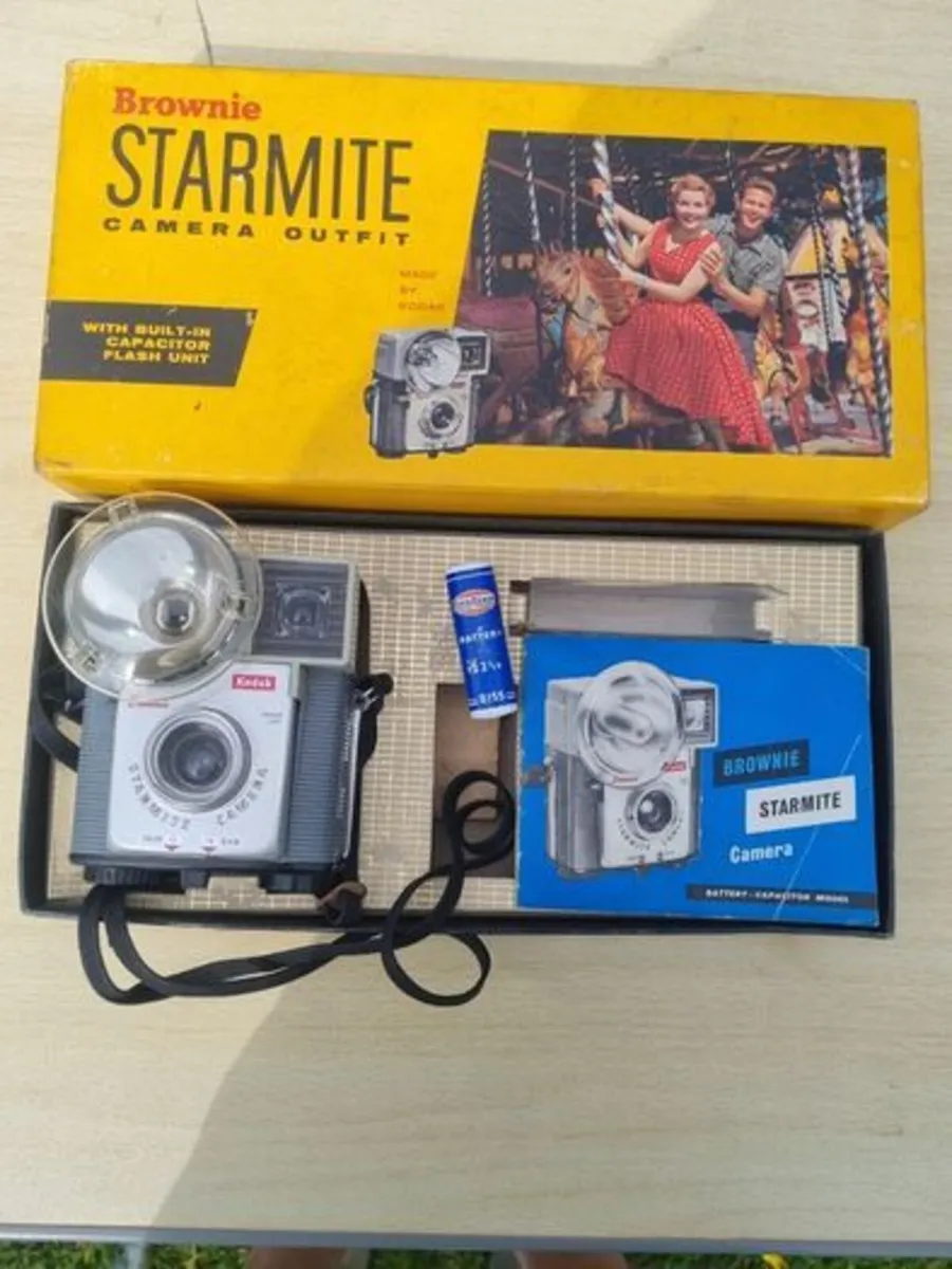 Vintage Kodak Browni Starmite - Image 1