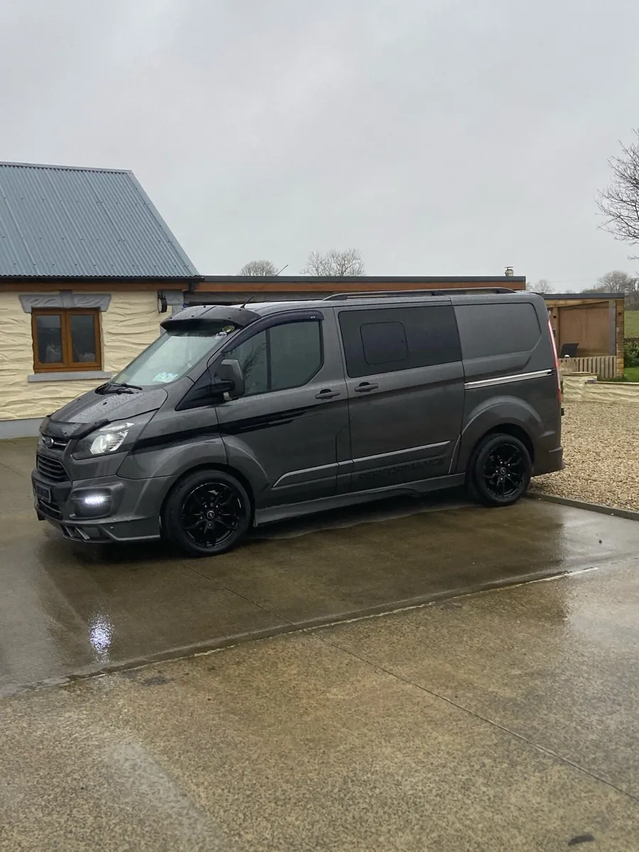 Ford Transit Custom Crewcab - Image 2