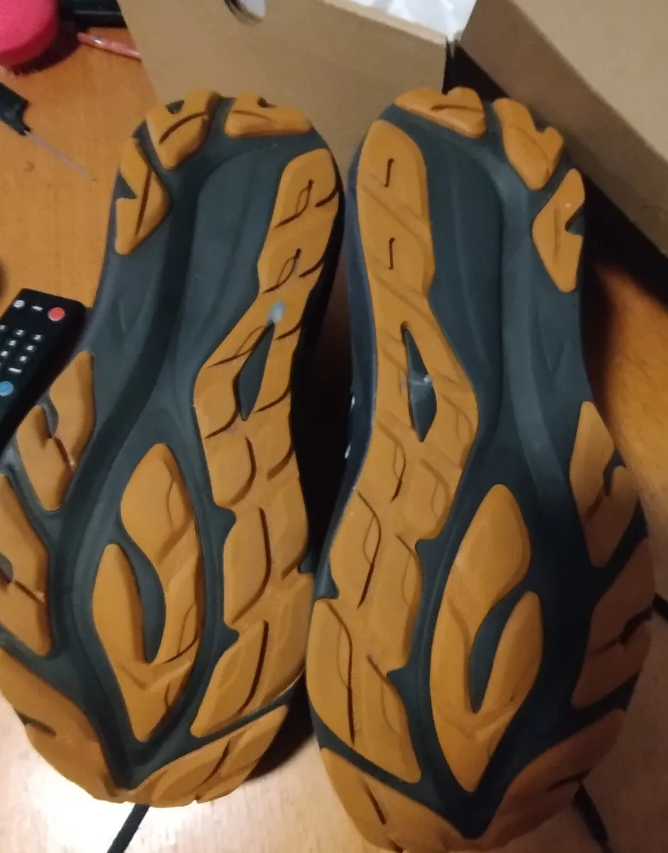 ASICS GT-2000 V14 Running Shoes Size 46 or 10.5 - Image 1