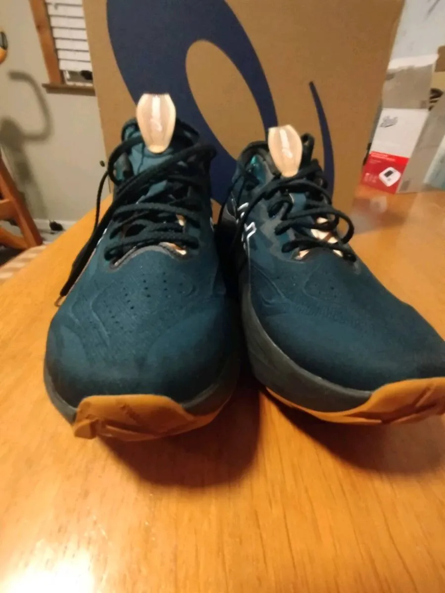 ASICS GT-2000 V14 Running Shoes Size 46 or 10.5 - Image 4