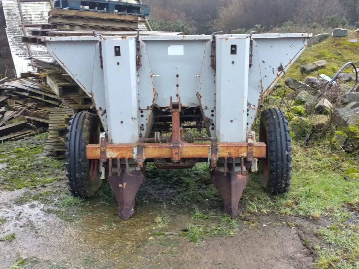 Farm machinery - Image 3