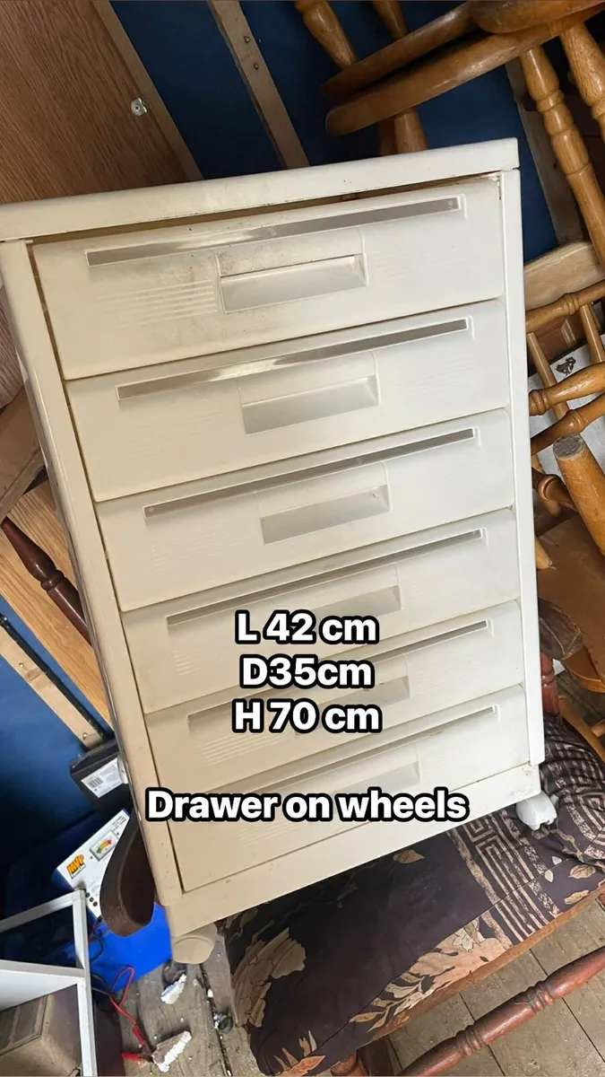 Storage shelf - Image 1