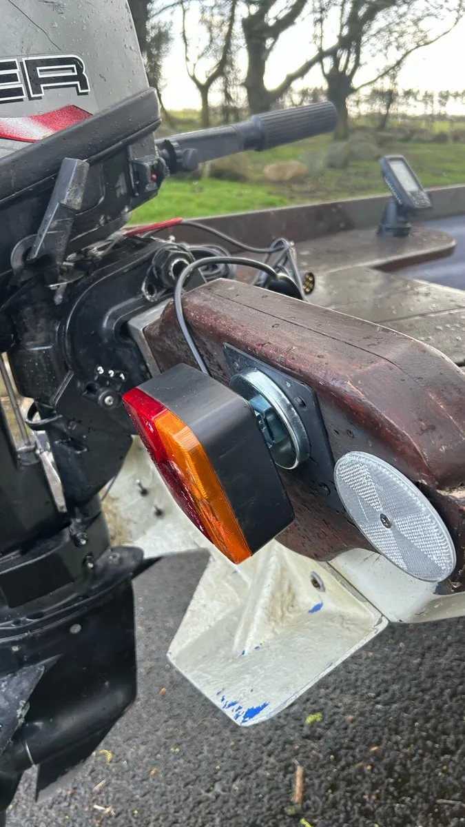 19ft Burke Anglers Fancy Boat - Image 2