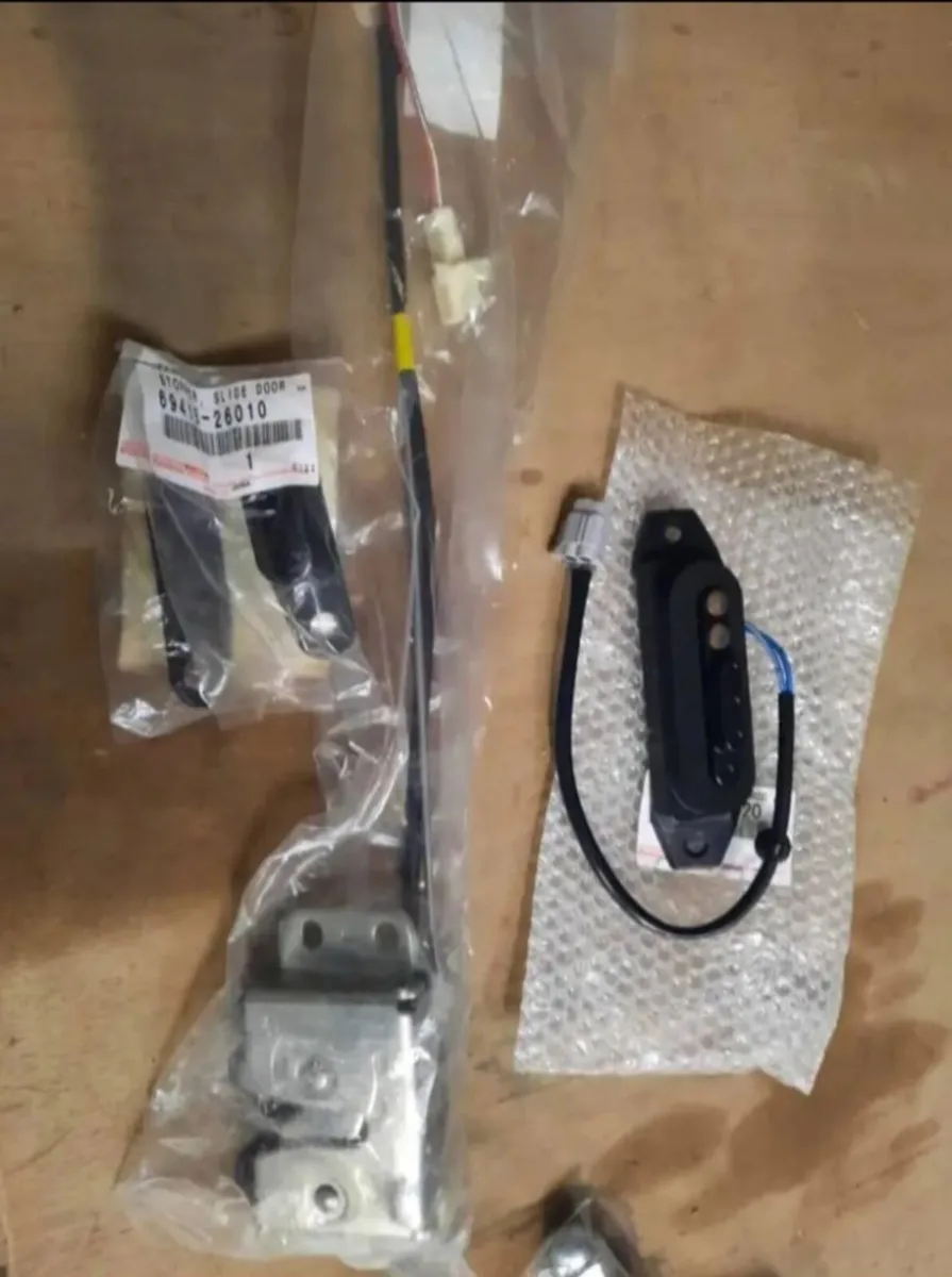 Has anyone got any new parts for toyota hiace - Image 4