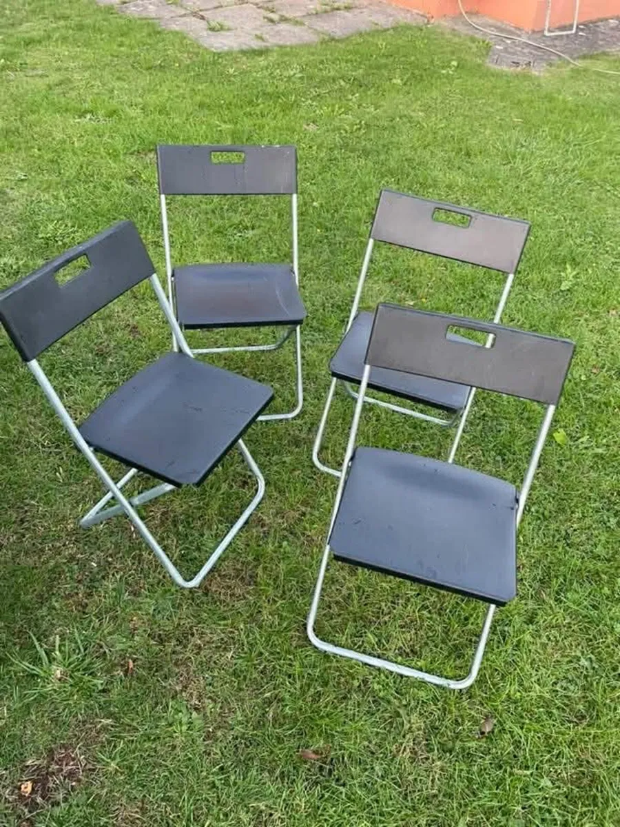 4 foldable chair €50