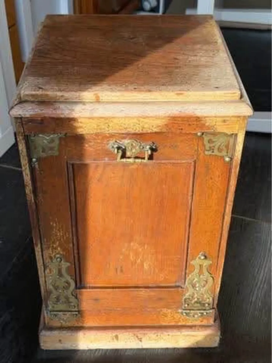 Vintage coal box - Image 1
