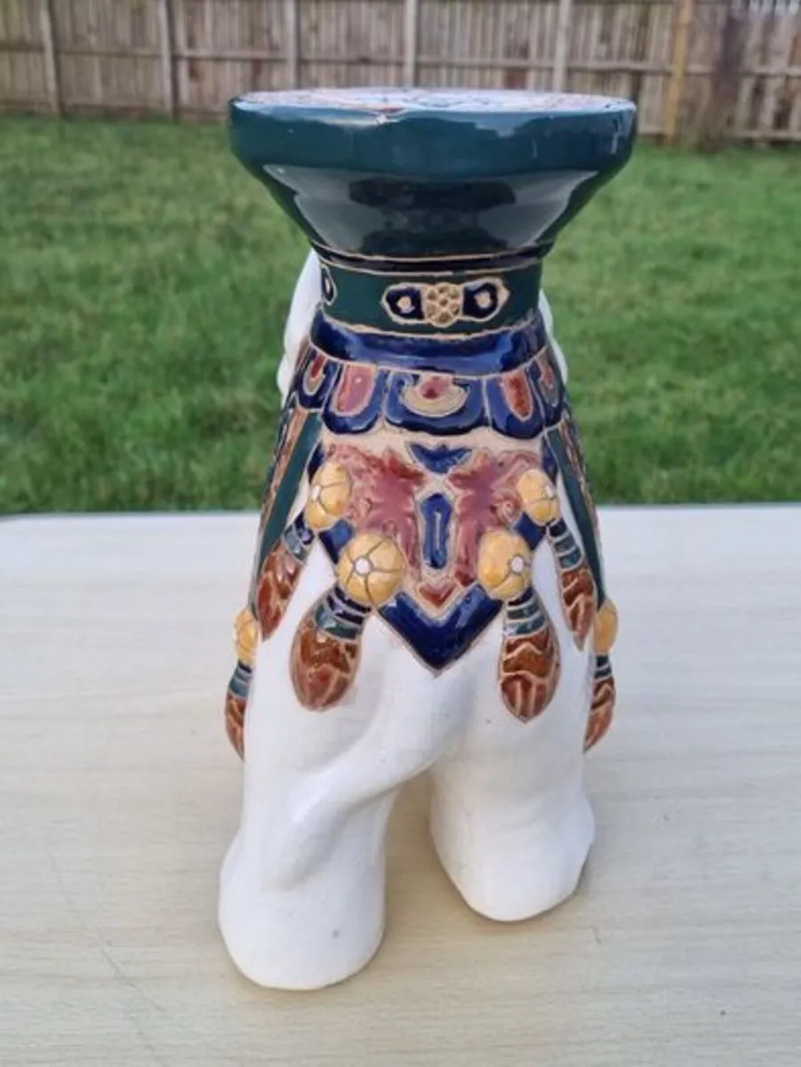 Vintage flower stand in the shape of an elphant - Image 4