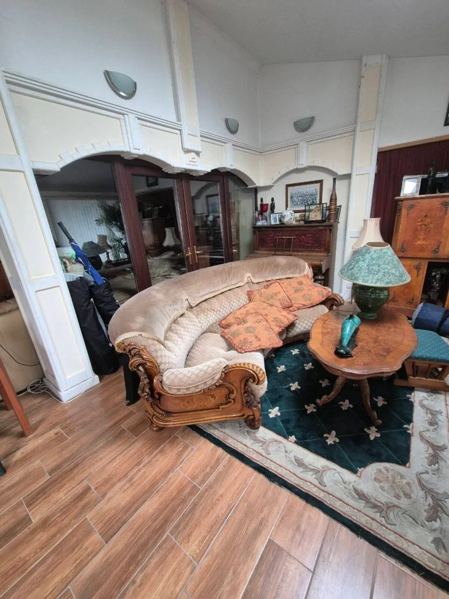 Antique sofa set - Image 1