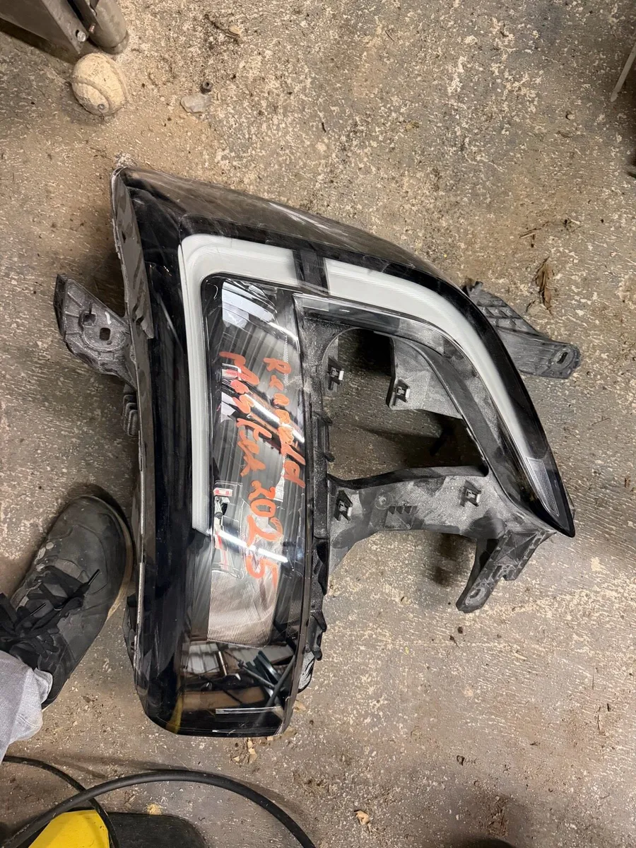 2025// 26 Bumpers and panels lights 2025 /26 - Image 1