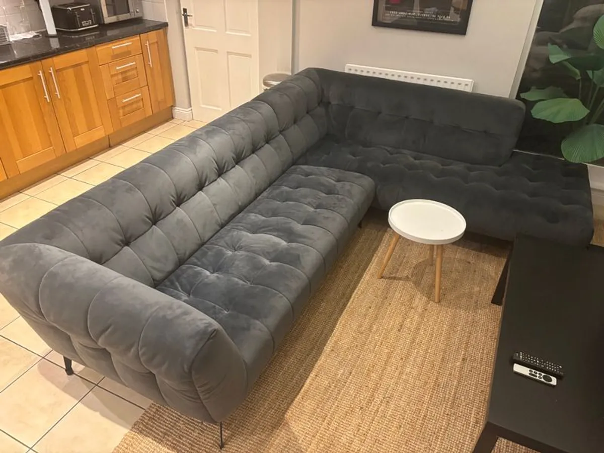 Corner Sofa with chaise - Image 1