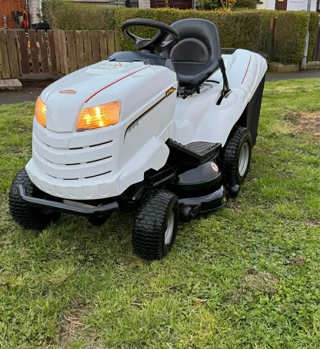 Alpina Ride on lawnmower - Image 2