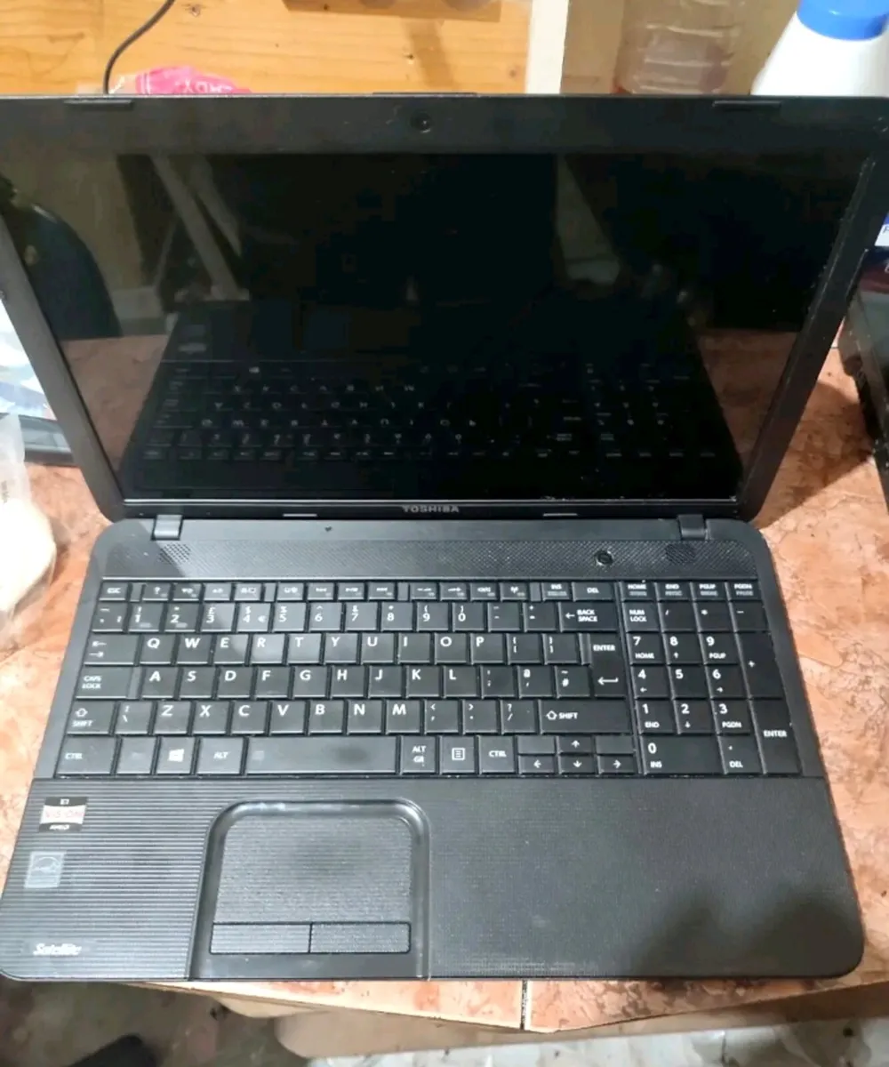 Toshiba laptop - Image 1