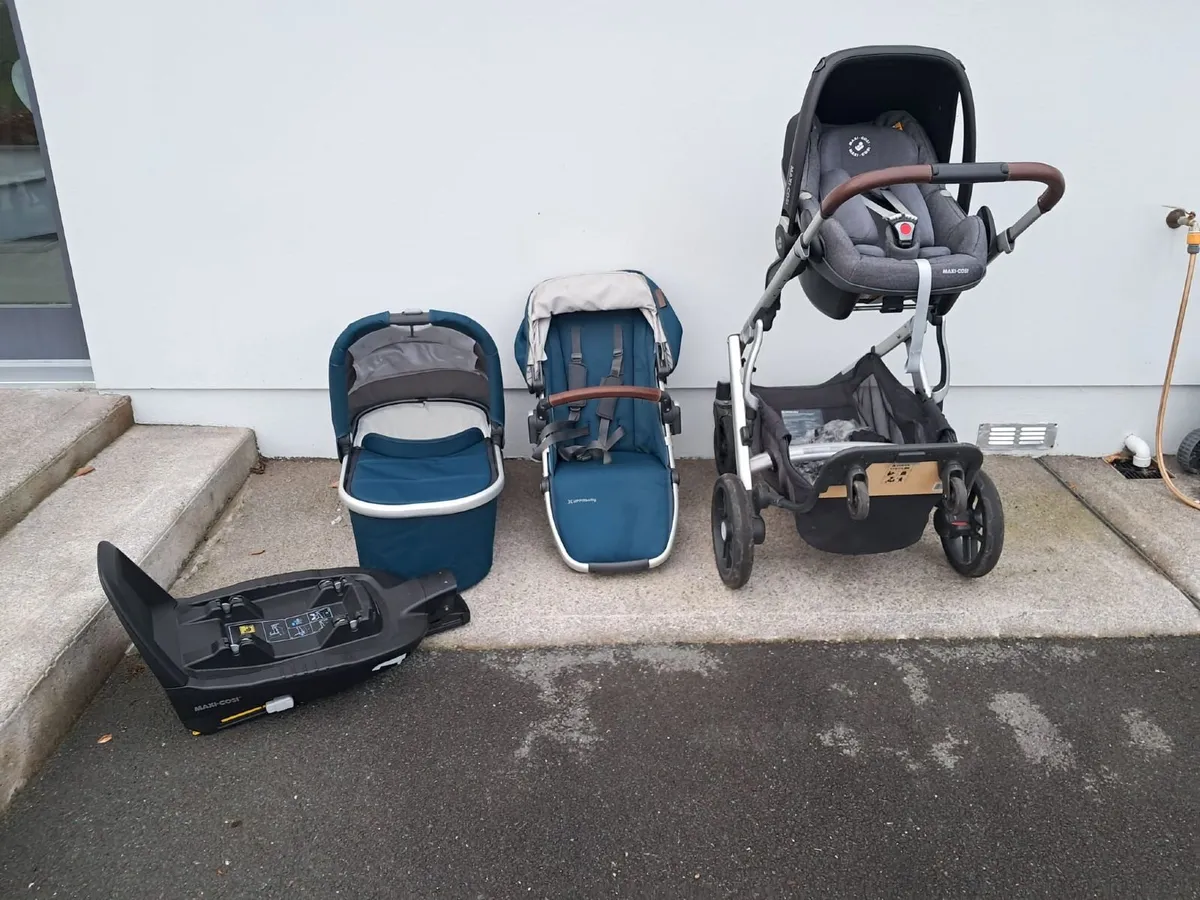 Uppababy Vista V2 Travel System - Image 1