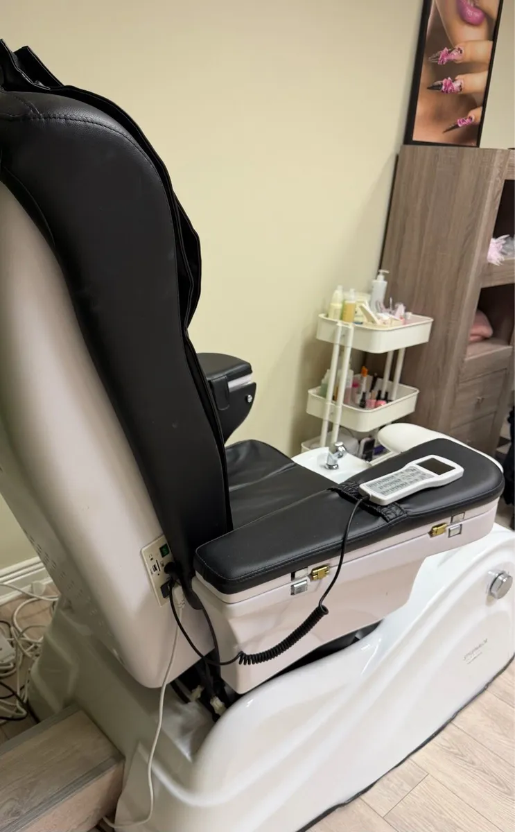 Spa pedicure chair and Electric salon bed - Image 4