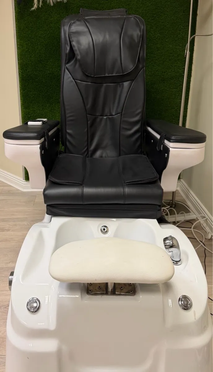 Spa pedicure chair and Electric salon bed - Image 1