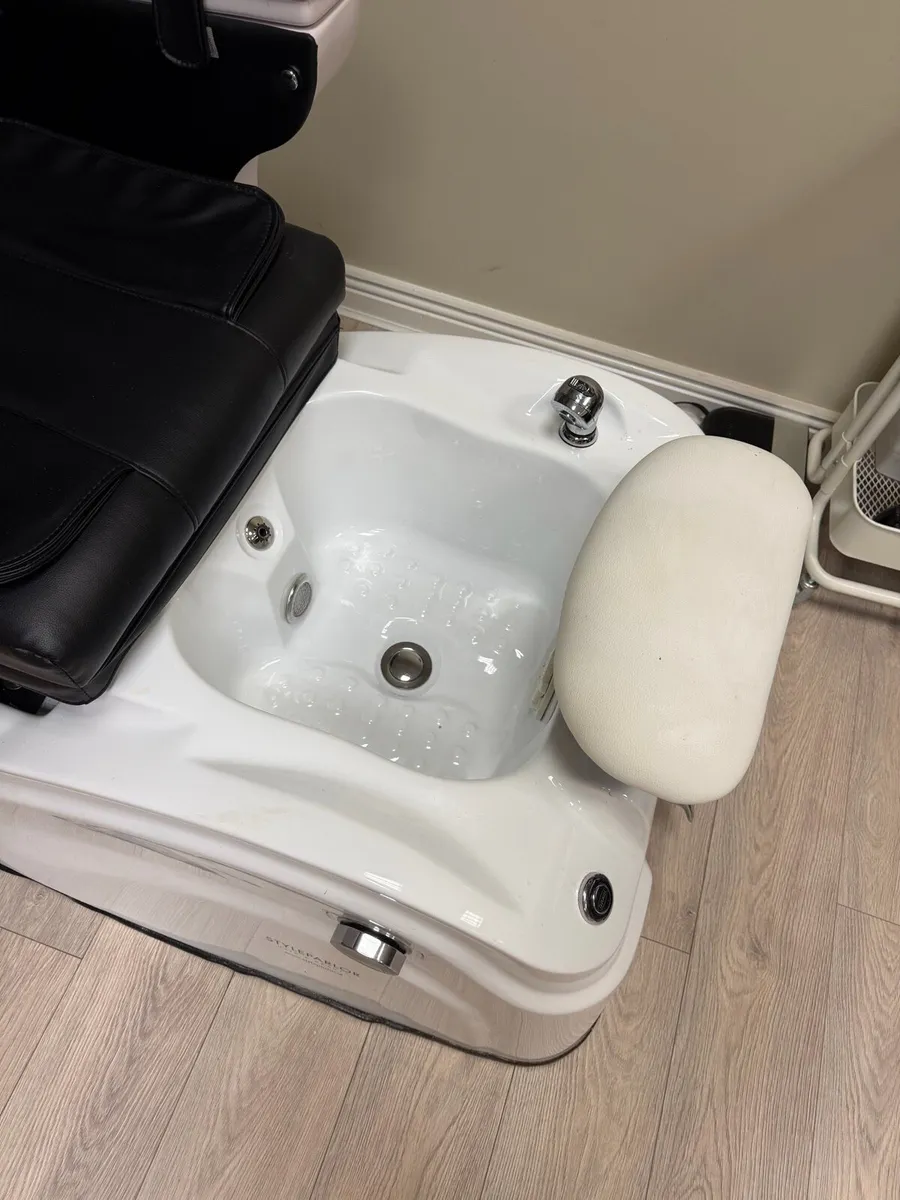 Spa pedicure chair and Electric salon bed - Image 2