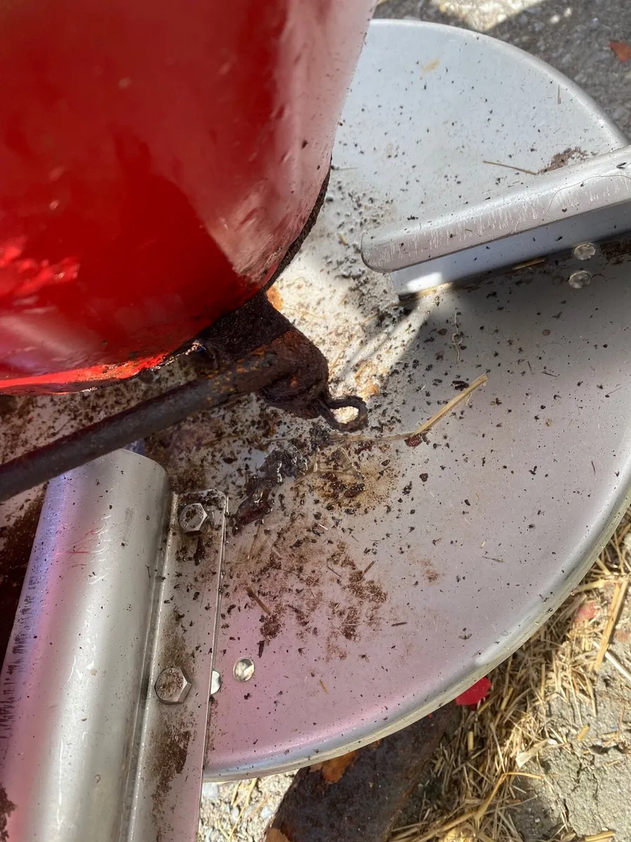 Fertiliser spreader - Image 2