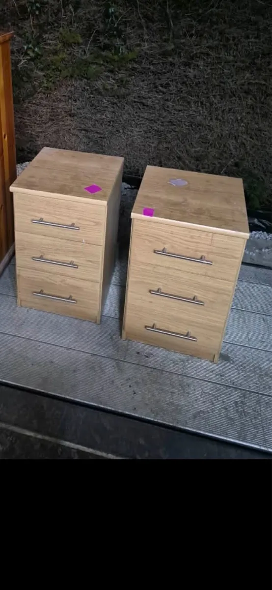 2 lockers €50 pair - Image 3