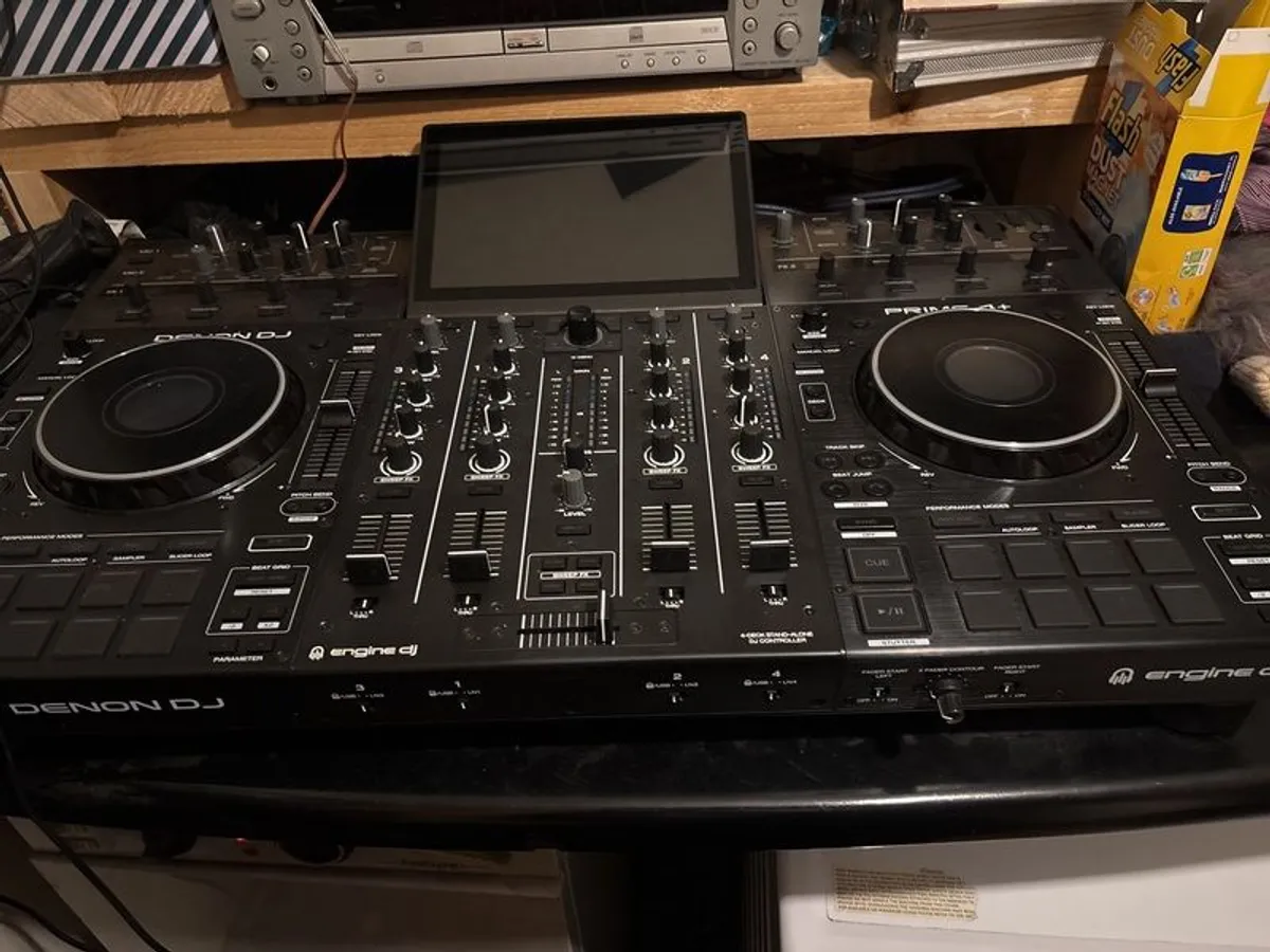 DJ Controller Denon Prime 4+ - Image 1