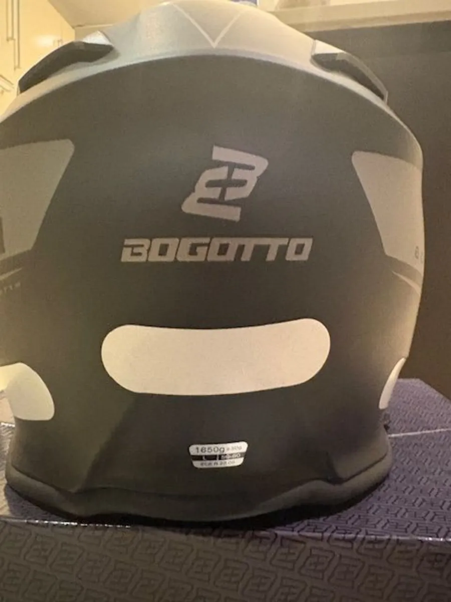 Motorcycle Helmet Flip-Up with Bluetooth Intercom - Image 3