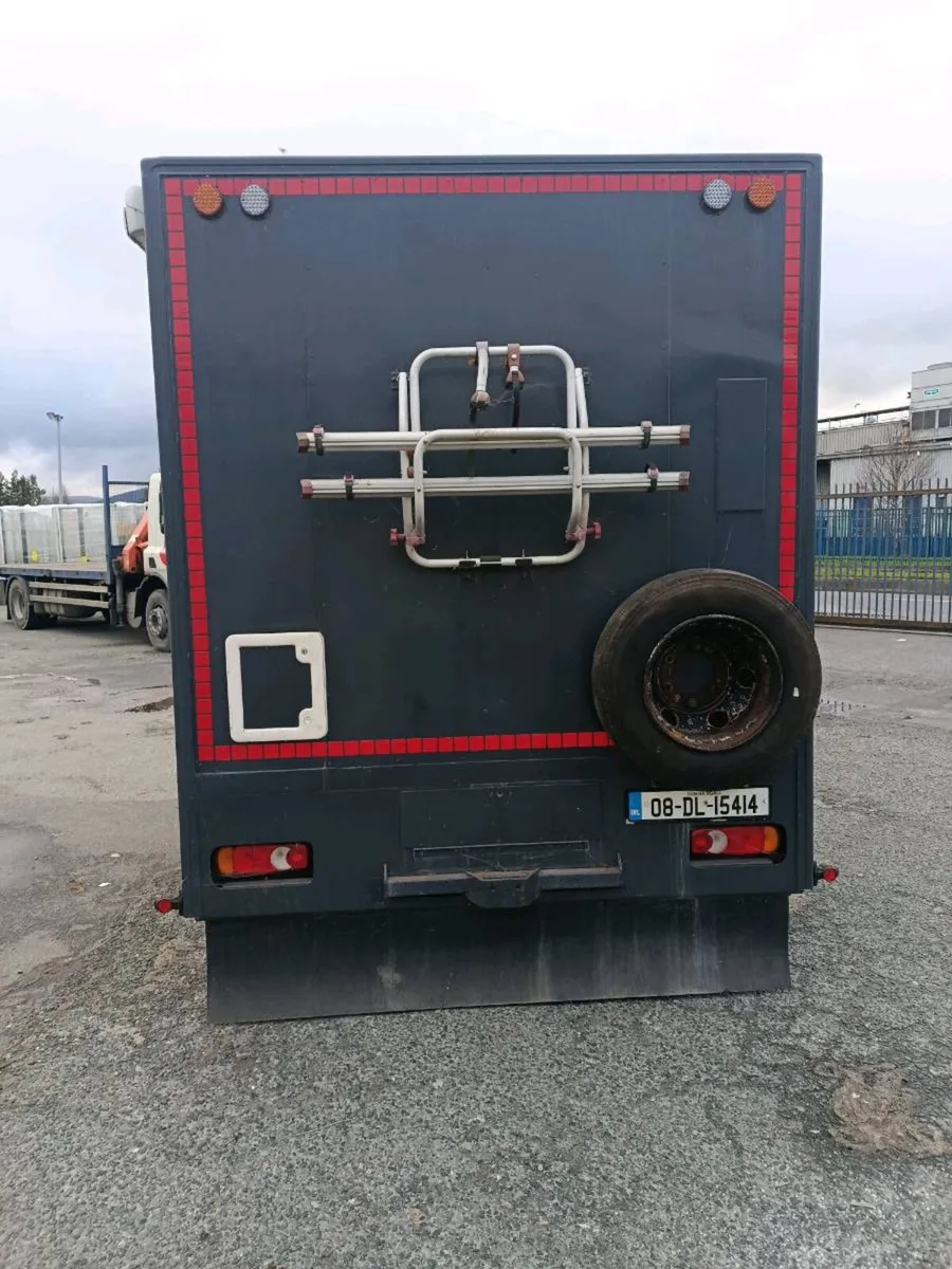 Dad LF Campervan - Image 3