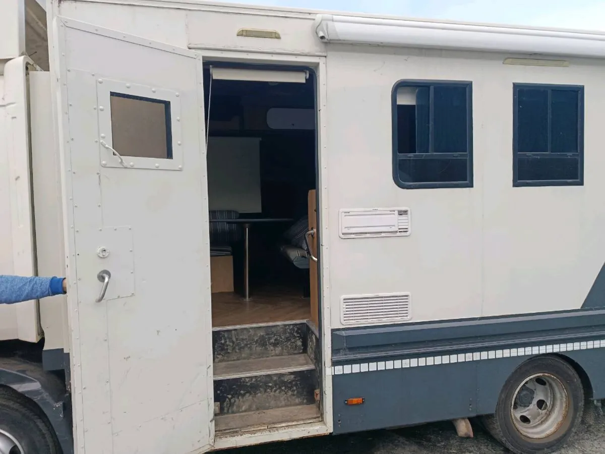 Dad LF Campervan - Image 4