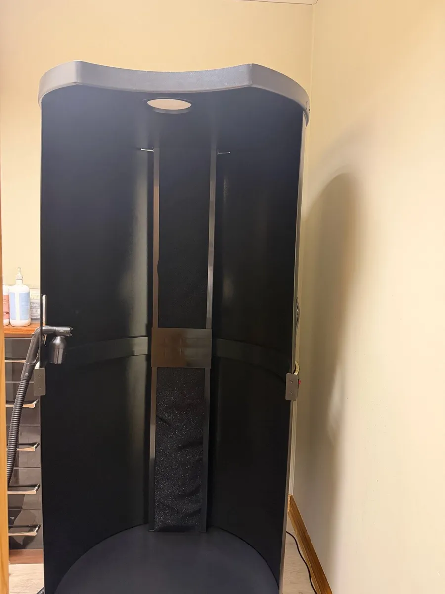 Spray Tanning booth - Image 4