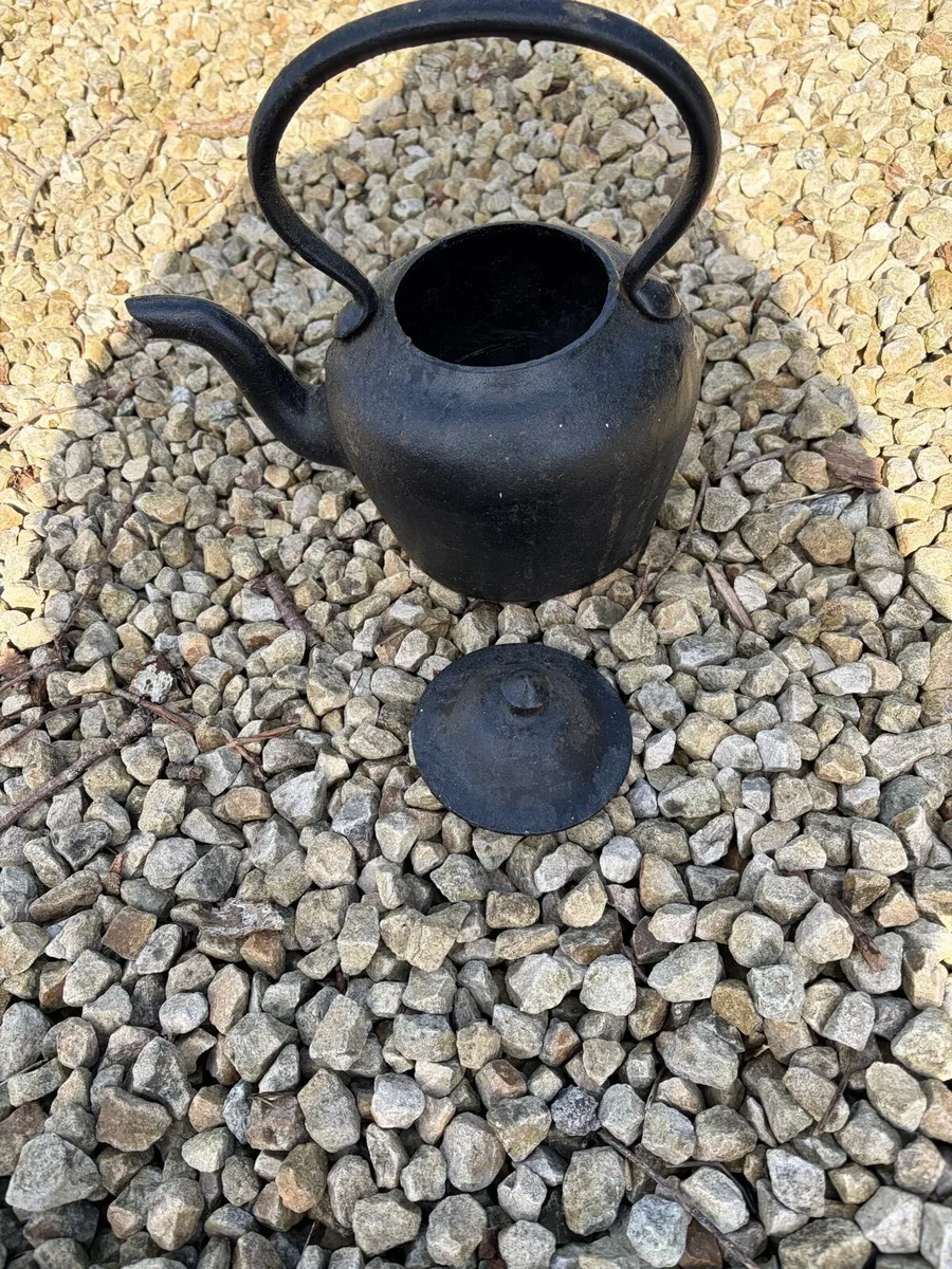 Antique wrought iron kettle - Image 2