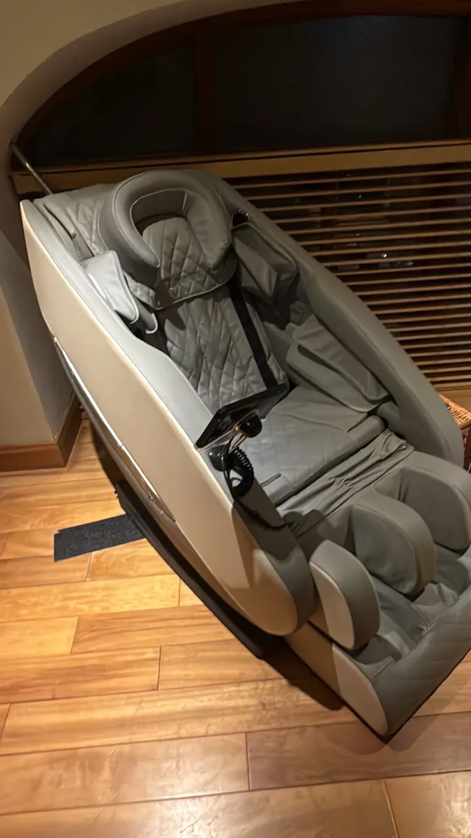 Massage Chair - Image 2