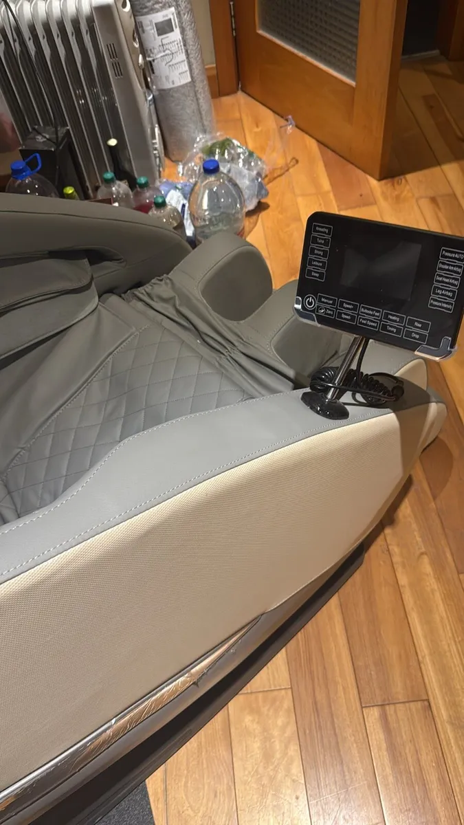 Massage Chair - Image 3