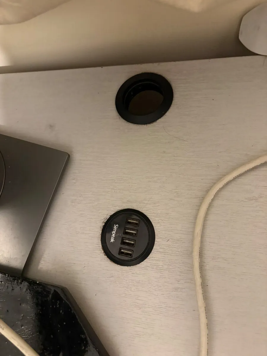 Office desk - Image 3