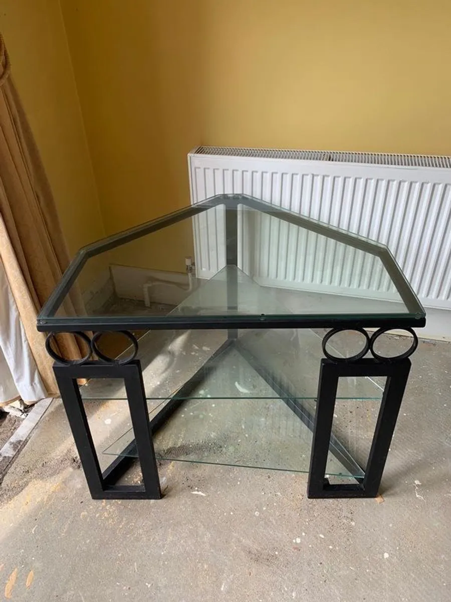 Metal table with glass top, 6 chairs and side pieces - Image 4