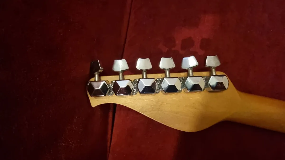 Jansen Electric Guitar – €320 - Image 2