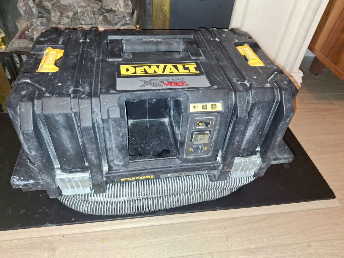 Dewalt flexvolt vacuum - Image 1
